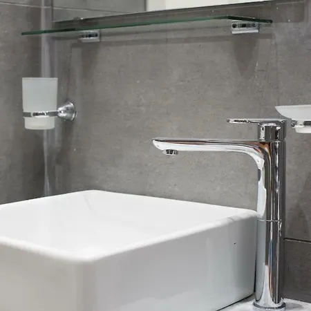 Toledo In Oda ve Kahvaltı 4*